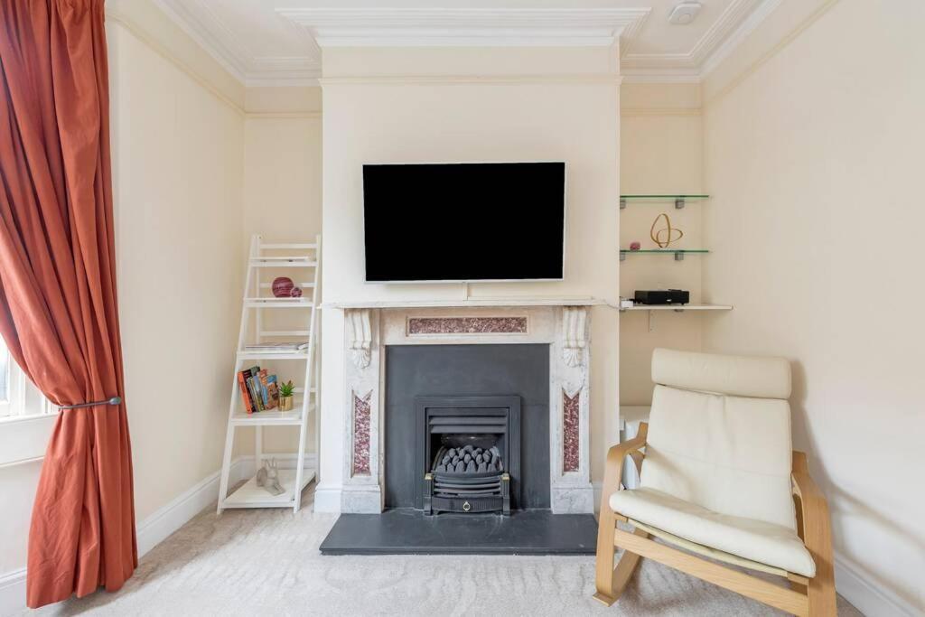 Spacious House - 2 Double Rooms - Street Parking - Garden Bath Exterior foto